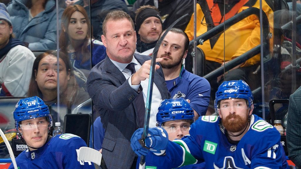 Adam Foote kesti Vancouver Canucksin päävalmentajana vain yhden kauden.