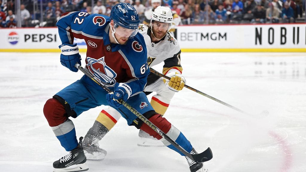 Artturi Lehkonen palasi tositoimiin NHL:ssä. Colorado taipui Vegasille.
