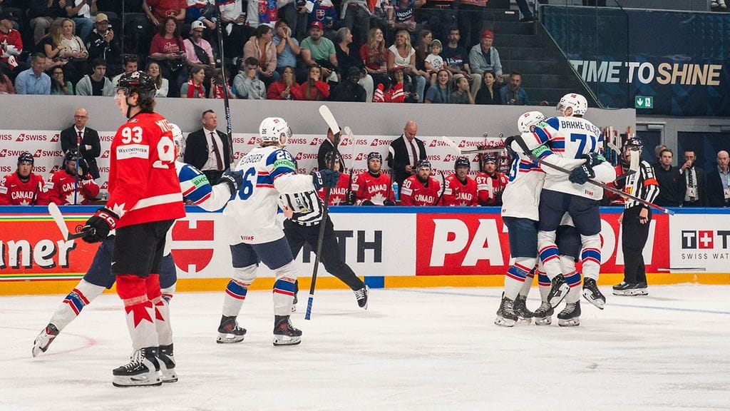 Norja juhli Johannes Johannesenin viimeistelemää 2–0-maalia Kanadaa vastaan.