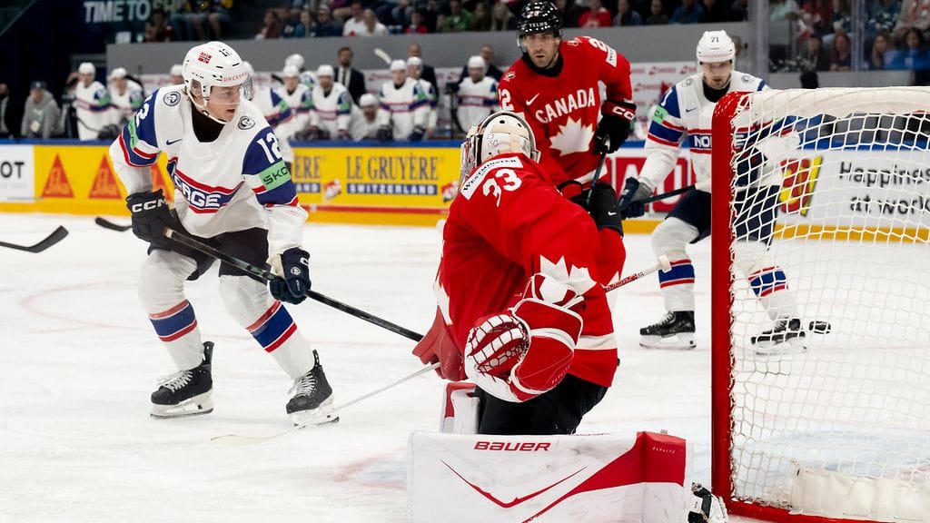 Norja löi Kanadan ahtaalle. Kuvassa Noah Steen viimeistelee vuonomaan 3–2-johtomaalin.