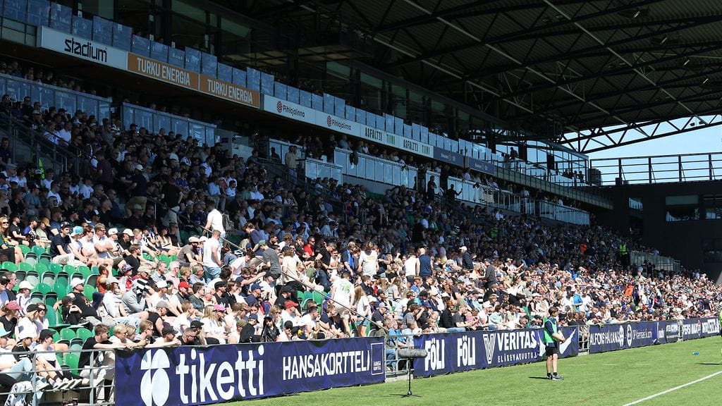 Paikallispeli veti lehterit täyteen Kupittaalla. FC Inter ja TPS olivat kohdanneet edellisen kerran Veikkausliigassa vuonna 2020.