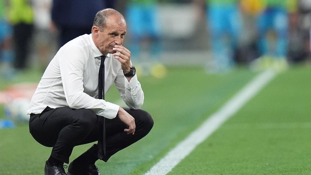 Massimiliano Allegri menetti työnsä AC Milanin päävalmentajana.