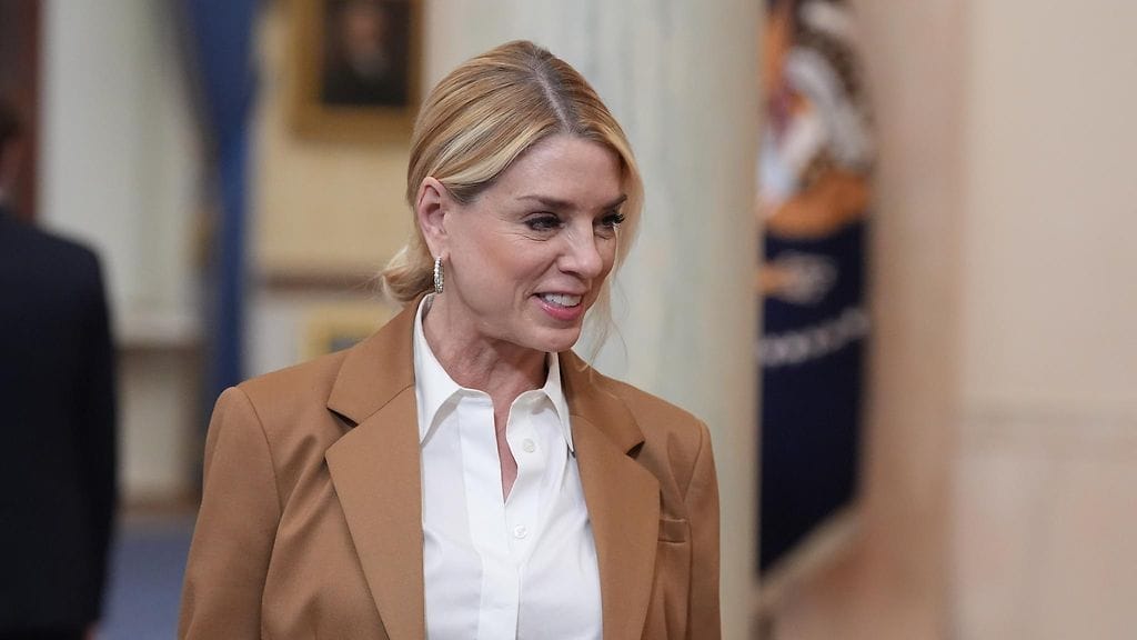 Ex-oikeusministeri Pam Bondi 1. huhtikuuta.