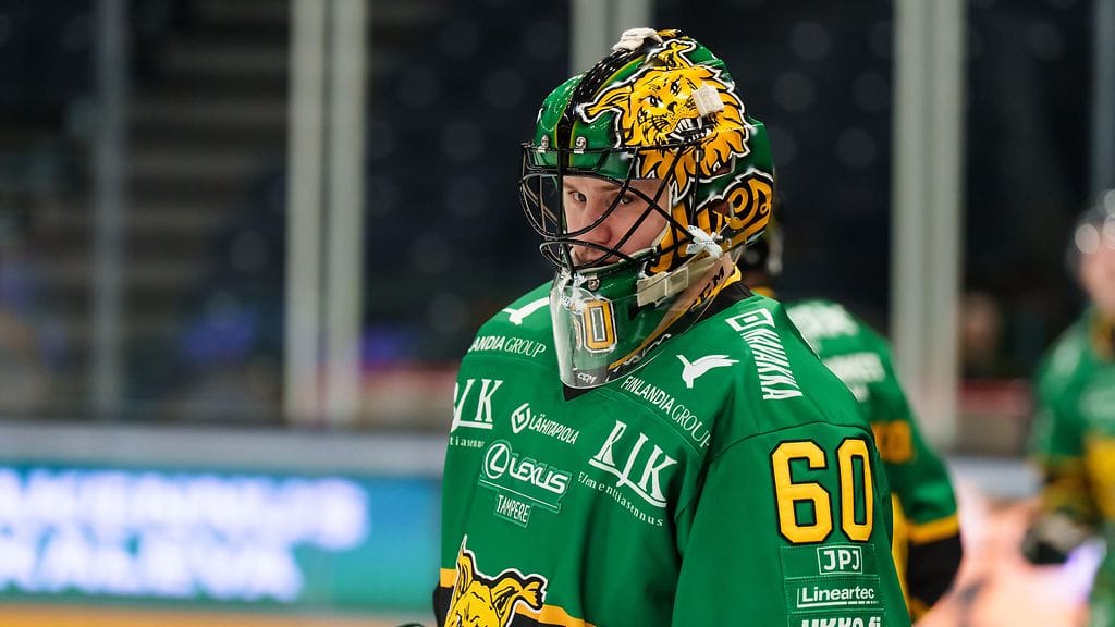 Roope Taponen jatkaa uraansa Ässissä.