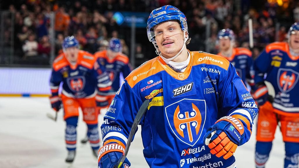 Aleksi Matinmikko siirtyy Tapparasta Kärppiin.
