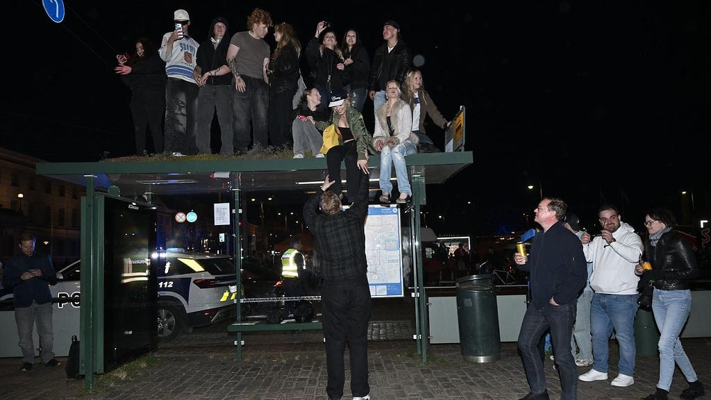 LK MM jääkiekko Helsingin keskusta 010626