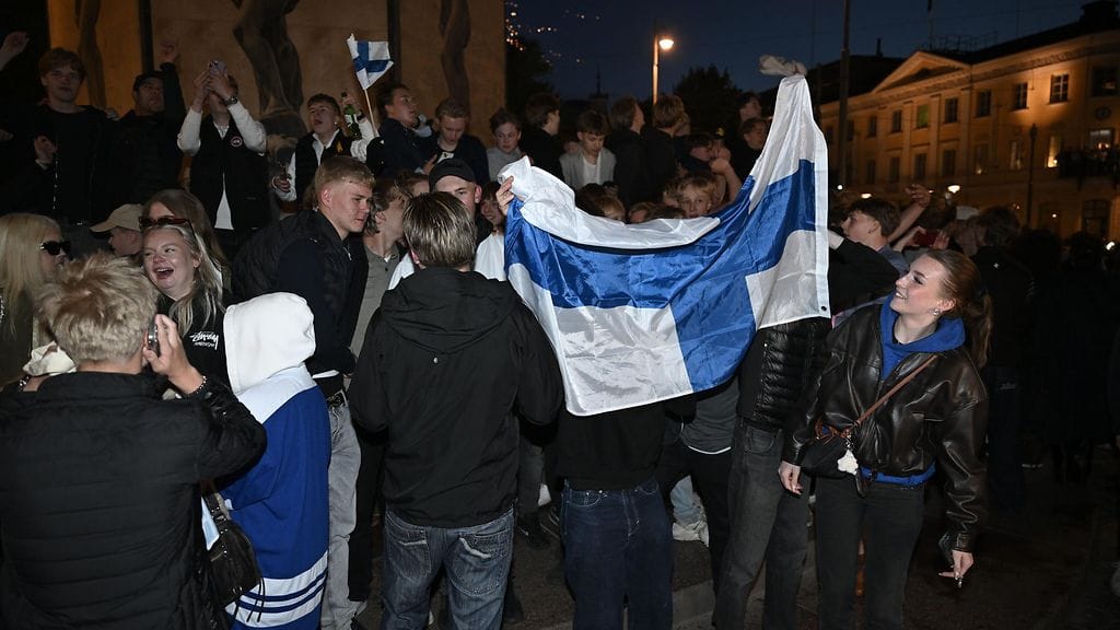 LK MM jääkiekko Helsingin keskusta 3 010626