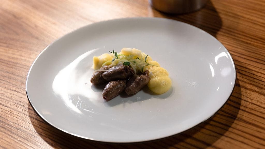 MasterChef Suomi: Grillattua broilerin sydäntä, savustettu perunapyree, omena-balsamiviinietikka kastike, omena-purjosalaatti, Juulin resepti