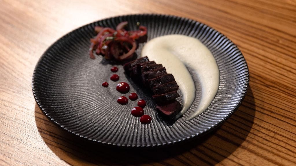 MasterChef Suomi: Granaattiomenaglaseerattu naudansydän-tataki, puolukkageeli, savusoubise-kastike, sumakkisipulit, Marin resepti