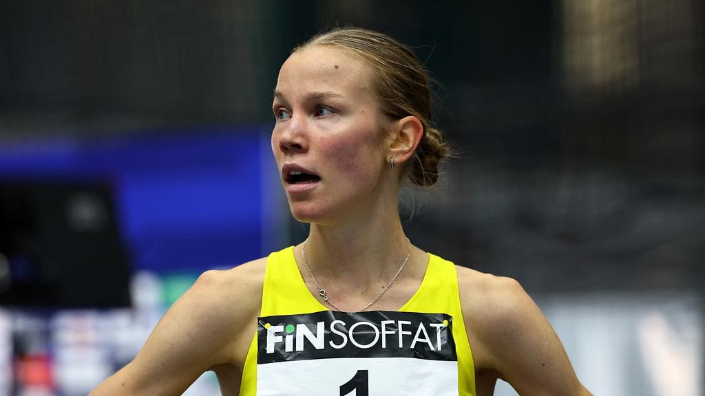 Ilona Mononen paransi Suomen ennätystään 3000 metrin esteissä.