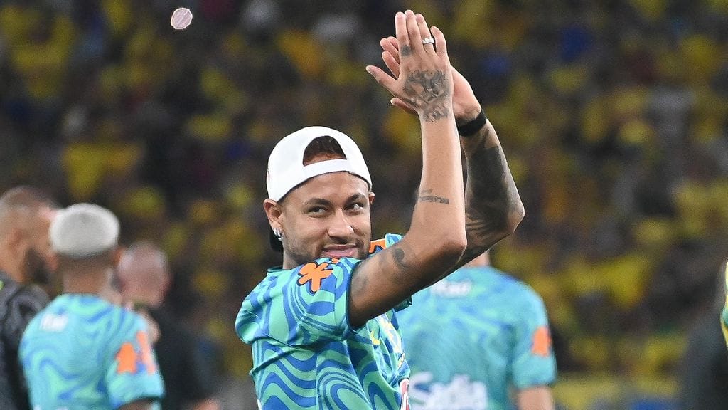Neymar oli vaihtopenkillä Brasilian harjoitusottelussa Panamaa vastaan 31. toukokuuta.