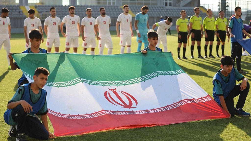 Iran valmistautuu pelaamiseen jalkapallon MM-kisoissa.