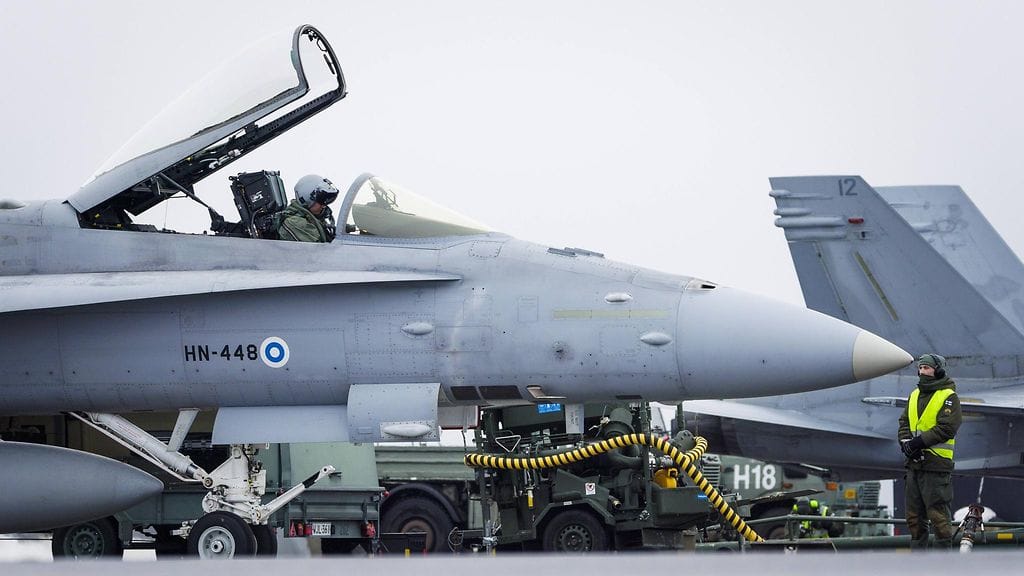 Ilmavoimat osallistuu harjoitukseen 12 Hornet-hävittäjällä.