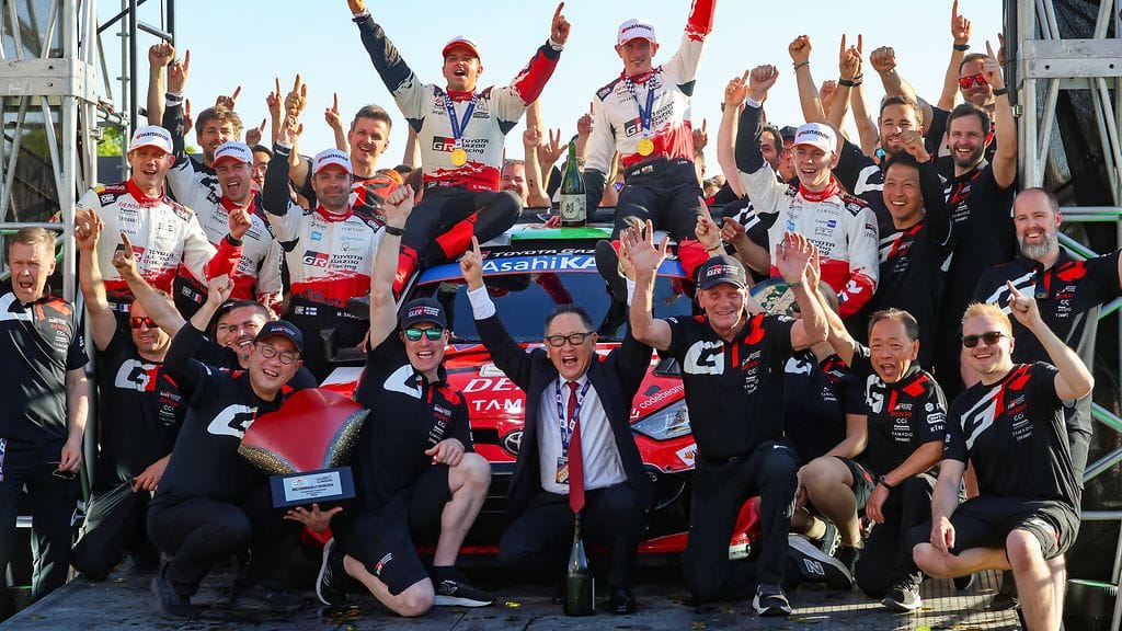 Toyota juhli neloisvoittoa Japanin MM-rallissa.
