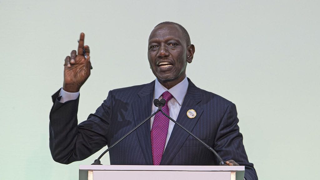 Kenian presidentti William Ruto saapuu Suomeen puolisonsa kanssa