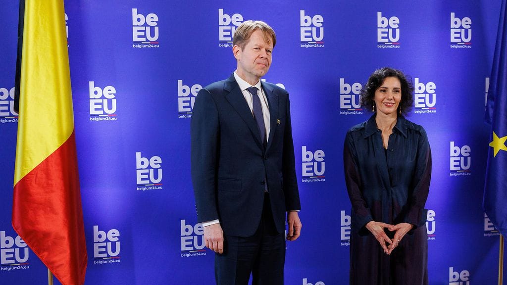 Kansliapäällikkönä toimiva valtiosihteeri on ulkoministeriön korkein virkamies, joksi on nyt nousemassa Tuomas Tapio. Kuvassa on myös belgialainen poliitikko Hadja Lahbib.