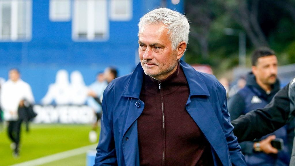 José Mourinho solmi kolmivuotisen sopimuksen.