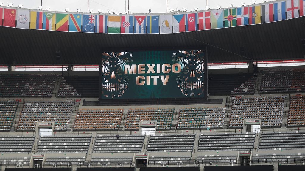 Meksikon ja Etelä-Afrikan välinen jalkapallon MM-turnauksen avausottelu pelataan Mexico Cityn Estadio Aztecalla.