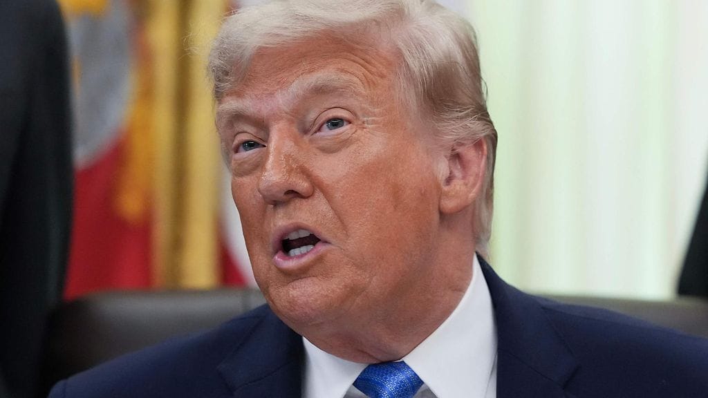 Trump kertoi asiasta Truth Social -palvelussaan.