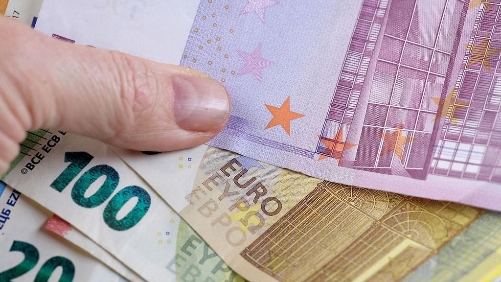 38-vuotiasta naista syytetään muun muassa petoksista