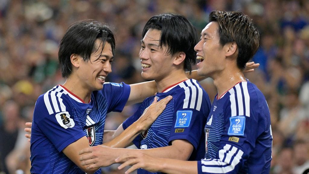 Japani löi Tunisian maalein 4–0.