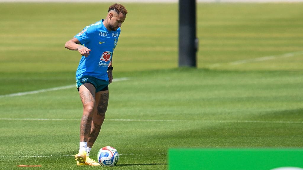 Neymar on harjoitellut, mutta on ollut vielä pelaamatta kuluvissa MM-kisoissa.