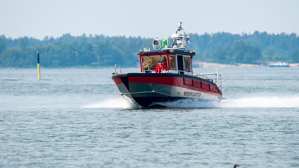 Kuvituskuvassa meripelastusalus palaamassa satamaan Raumalla.