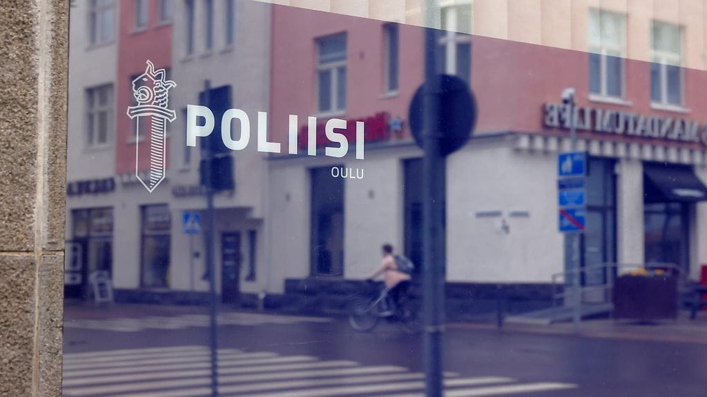 Kuvituskuvassa Oulun keskustan poliisiasema.