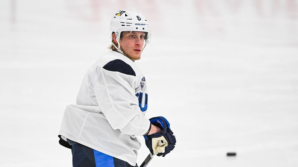 Juuso Välimäki pääsikin sopimukseen Carolina Hurricanesin kanssa.
