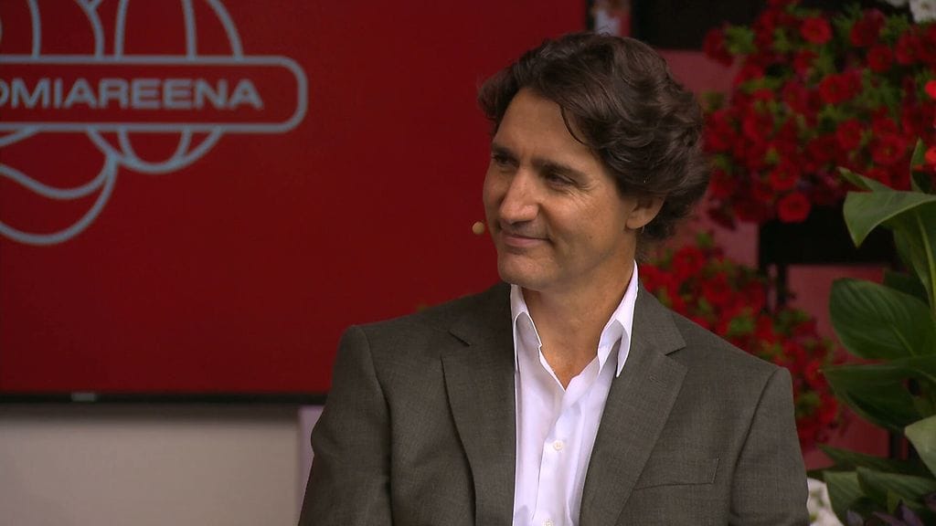 Justin Trudeau SuomiAreenan lavalla.