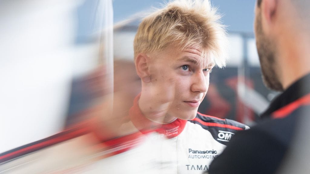 Sami Pajari sijoittui Kreikan MM-rallissa neljänneksi ja keräsi yhtä vaille täydet pisteet myös sunnuntain kisasta ja Power Stagelta.