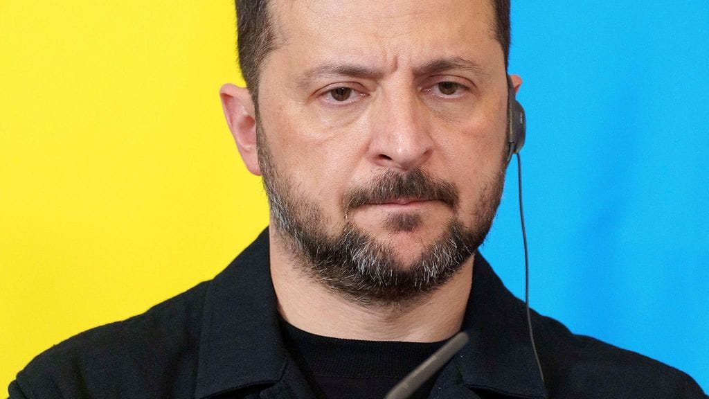 Ukrainan presidentti Volodymyr Zelenskyi (kuvassa) varoitti sunnuntaina Venäjän valmistelee laajamittaisia iskuja Ukrainaan.