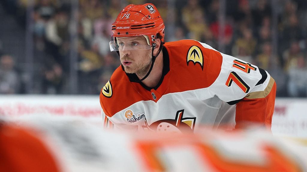 John Carlsonin visiitti Anaheim Ducksissa jäi yhteensä 28 ottelun mittaiseksi.