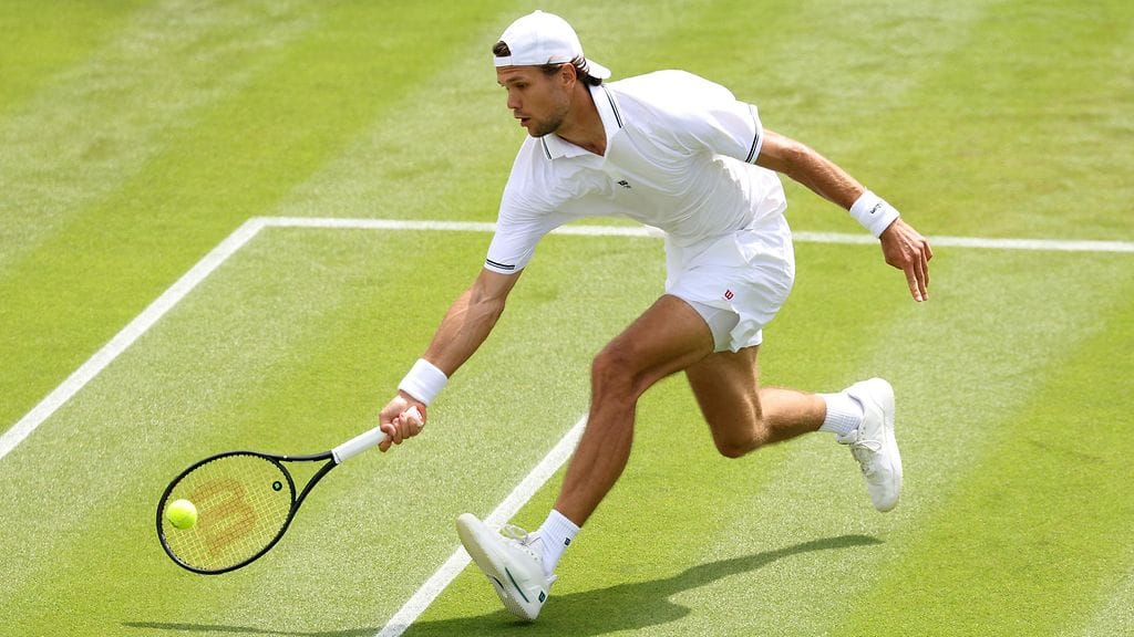 Sensaatiovoiton avauskierroksella ottanut Otto Virtanen putosi Wimbledonin Grand Slam -turnauksesta Arthur Feryn käsittelyssä.