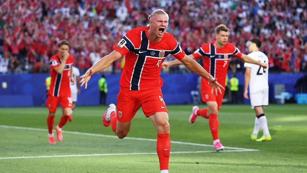 Erling Haaland juoksemassa