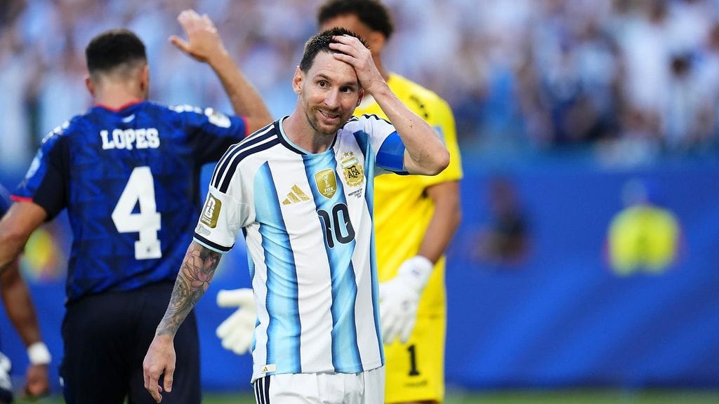 Lionel Messi ja Argentiina joutuivat koville Kap Verden kanssa.