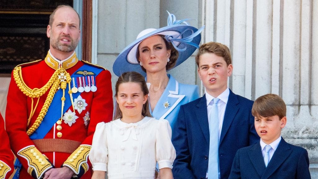Prinssi Williamin ja prinsessa Catherinen Instagram-tilillä julkaistiin tuore perhepotretti.