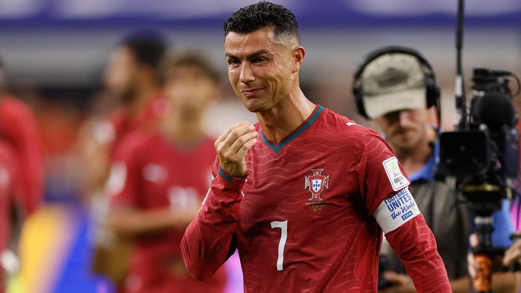 Cristiano Ronaldo herkistyi MM-uran päätyttyä.