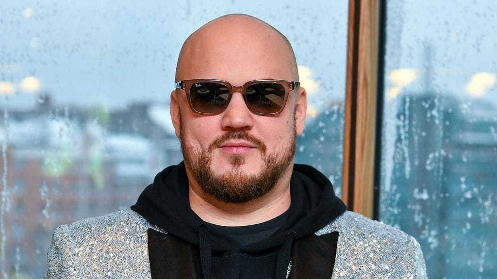 Pyhimyksen esiintyminen Altaalla on peruttu.