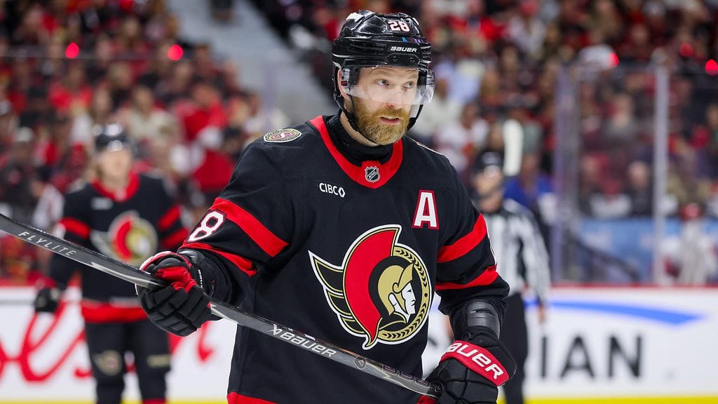 Claude Giroux jatkaa NHL-uraansa Ottawassa.