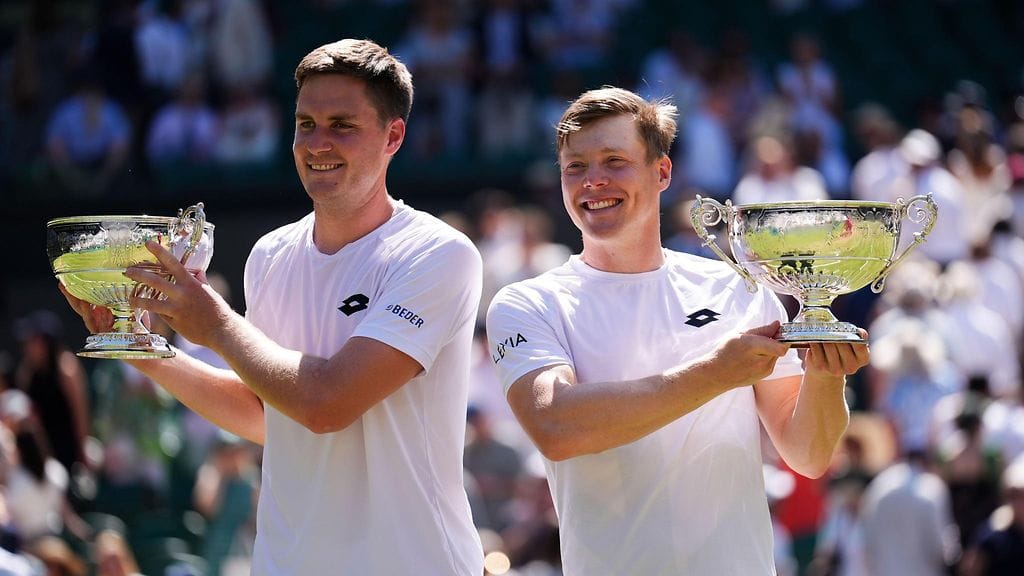 Henry Patten ja Harri Heliövaara juhlivat uransa toista Wimbledon-mestaruutta.