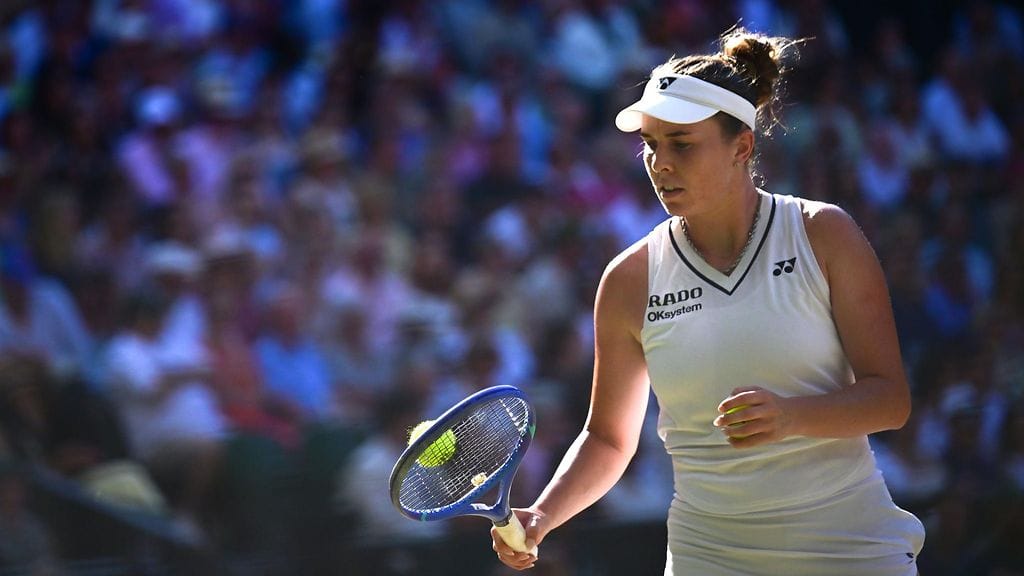 Linda Noskova, 21, juhlii Wimbledonin mestaruutta.