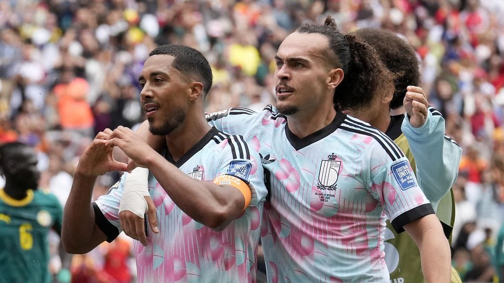 Youri Tielemans taituroi Belgialle kaksi maalia MM-kisojen pudotuspelien 3-2-voitossa Senegalia vastaan.