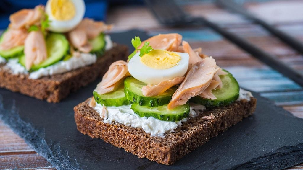 Leipätiedotus muistuttaa kuidun merkityksestä etenkin lomalla.