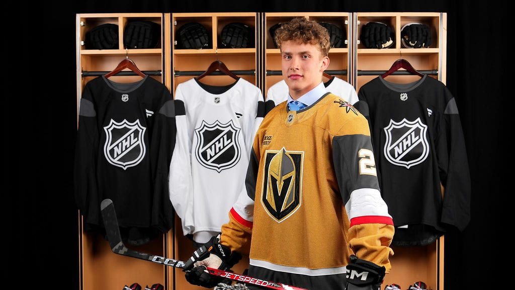 Juho Piiparinen, 18, teki tulokassopimuksen Vegas Golden Knightsin kanssa.