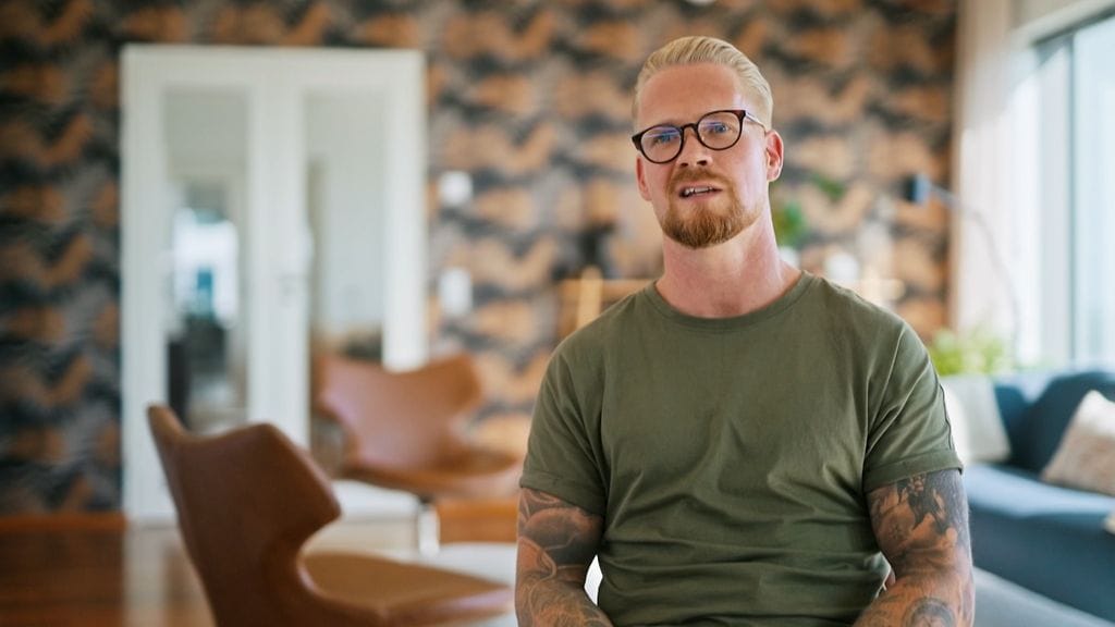 Kolmiodraama-sarjasta tuttu Juho rengasti rakkaansa.