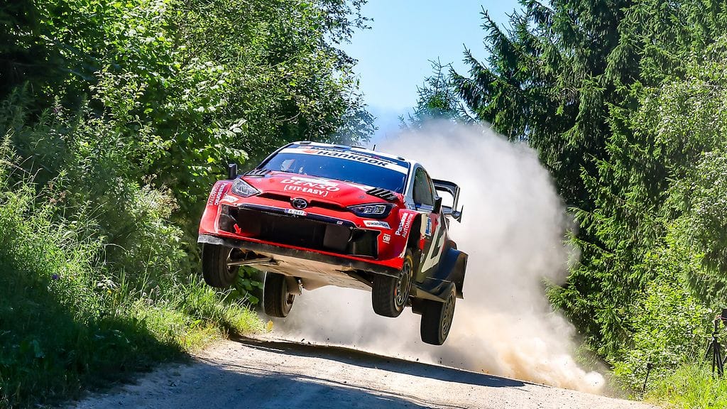 Sami Pajari ajoi jo päivän neljännen pohja-aikansa Viron MM-rallissa.