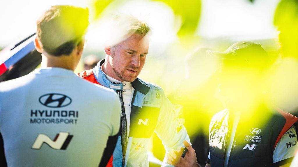 Esapekka Lappi päätti aloittaa auton säätämisen itse.