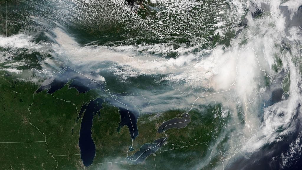 Kanadan maastopalojen laajuus näkyy kanadalaisen tutkimuslaitoksen julkaisemissa satelliittikuvissa.