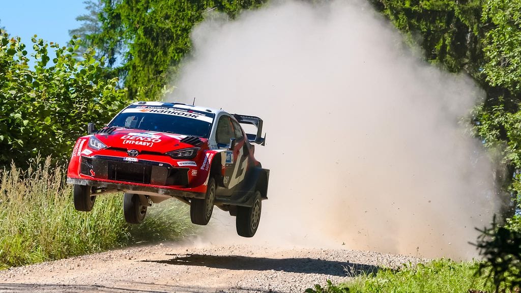 Sami Pajari on ollut hirmuvauhdissa Viron MM-rallissa.